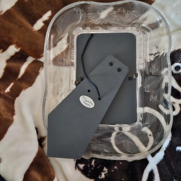 Vintage 90's Etched Cut Floral Crystal Glass Crystal Clear Signatures 4x6 Frame - Picture 3 of 3